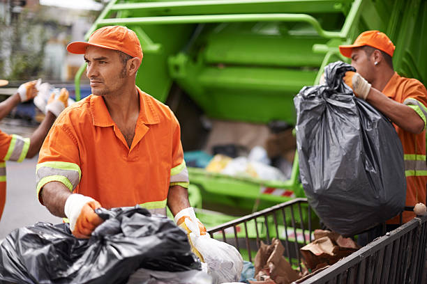 Best Garage Cleanout  in South Gate Ridge, FL
